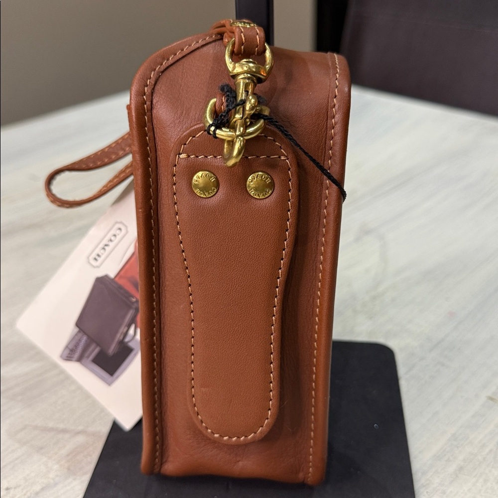 Vintage Coach Tan Leather Pouch/cell phone case with Gold Turnlock-NWT - Picture 5 of 12